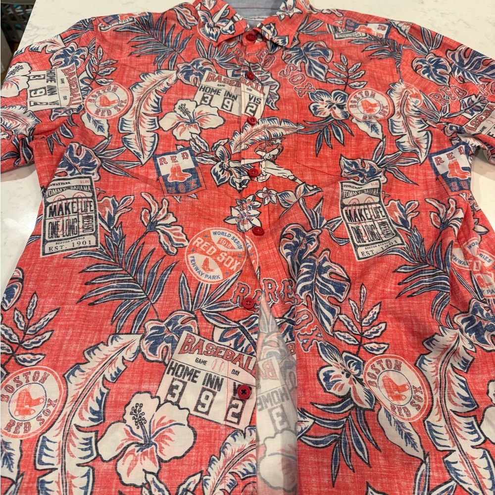 Tommy Bahama Red Sox camp shirt size large VGUC